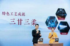 全球唯一的“豪车”现身南通，引市民疯狂围观“打卡”
